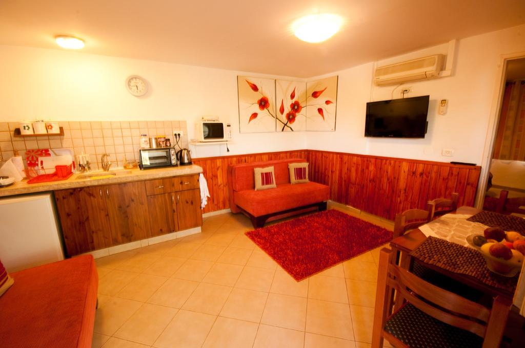 Elimelech Bapardes Villa Sheʼar Yashuv Habitación foto