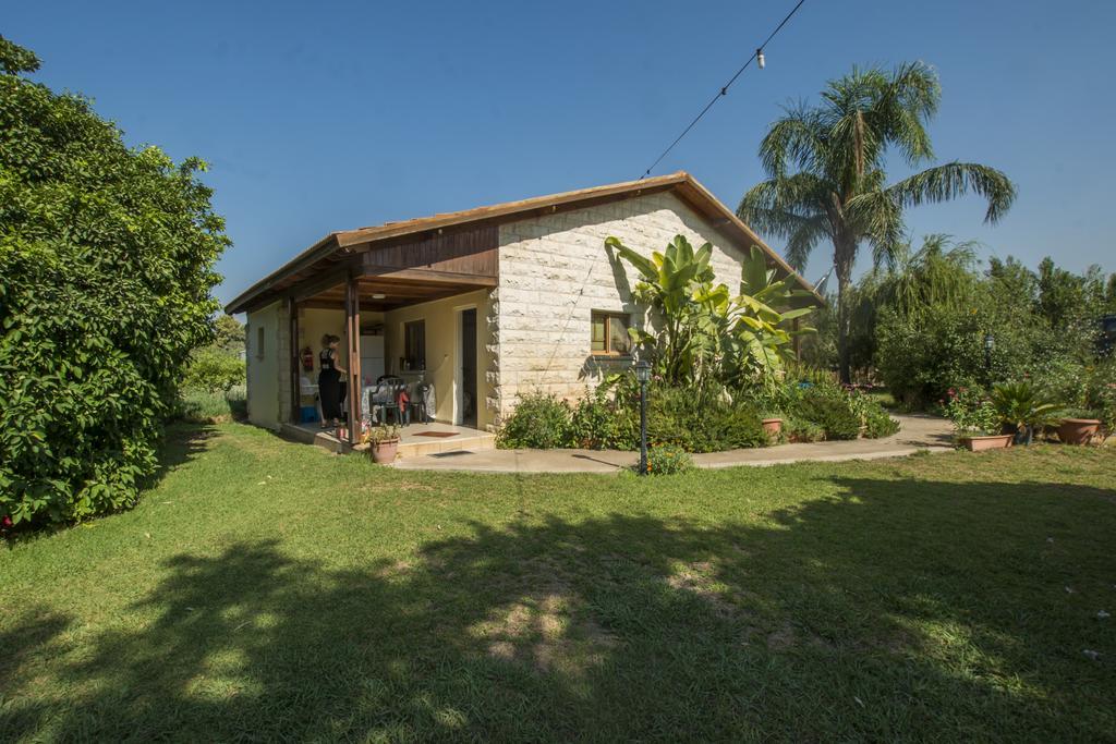 Elimelech Bapardes Villa Sheʼar Yashuv Exterior foto